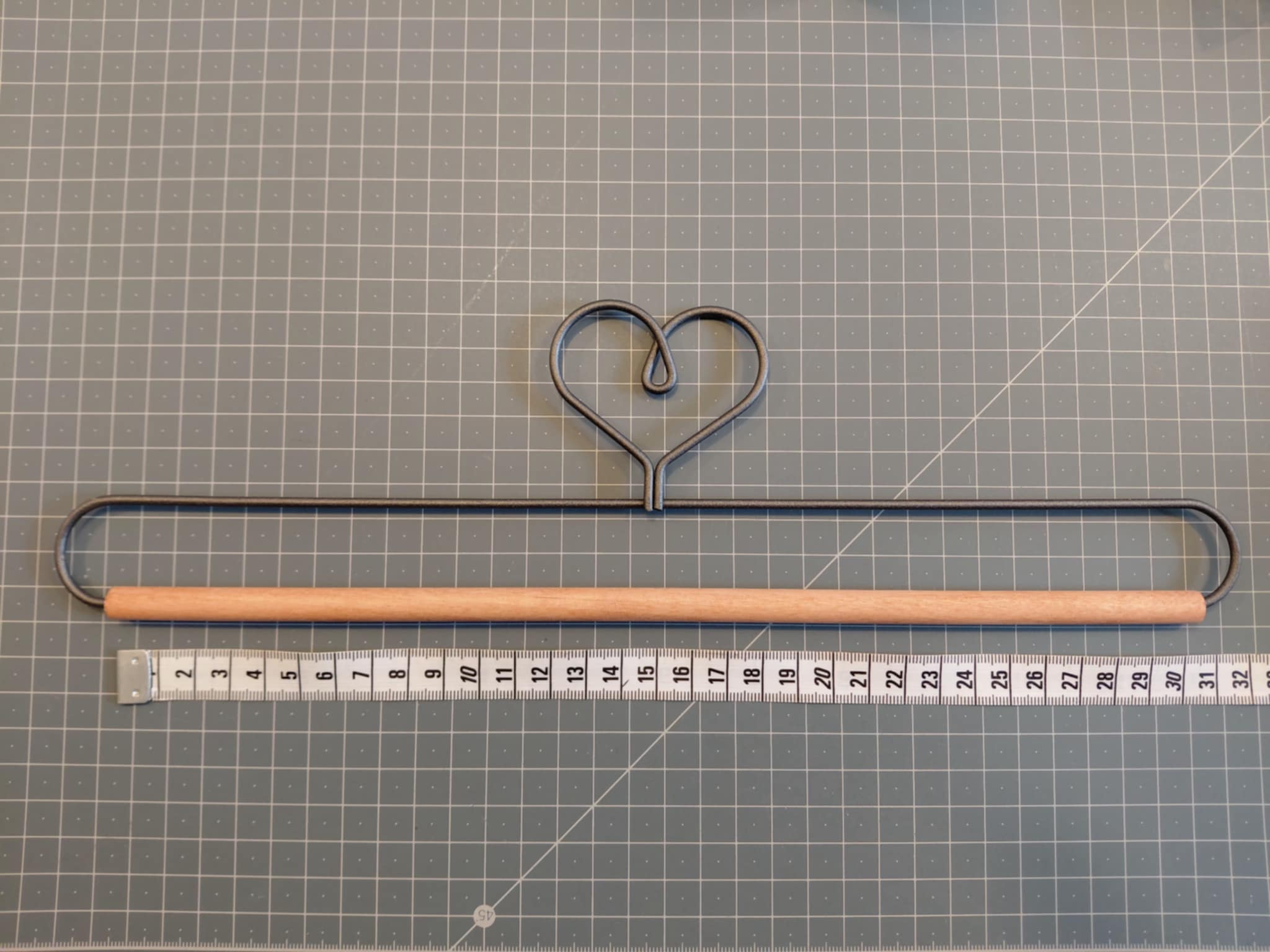 Hanger 1 hart 30cm
